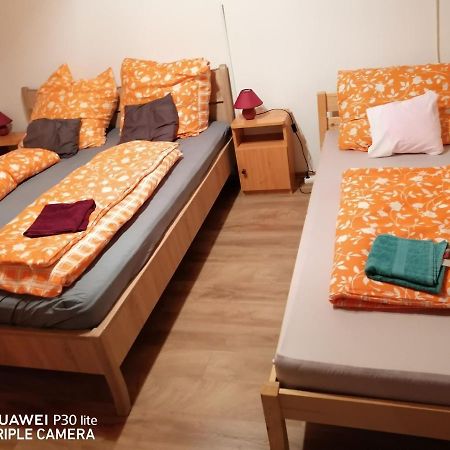 Barackos Vendeghaz Bar Hotel Екстериор снимка